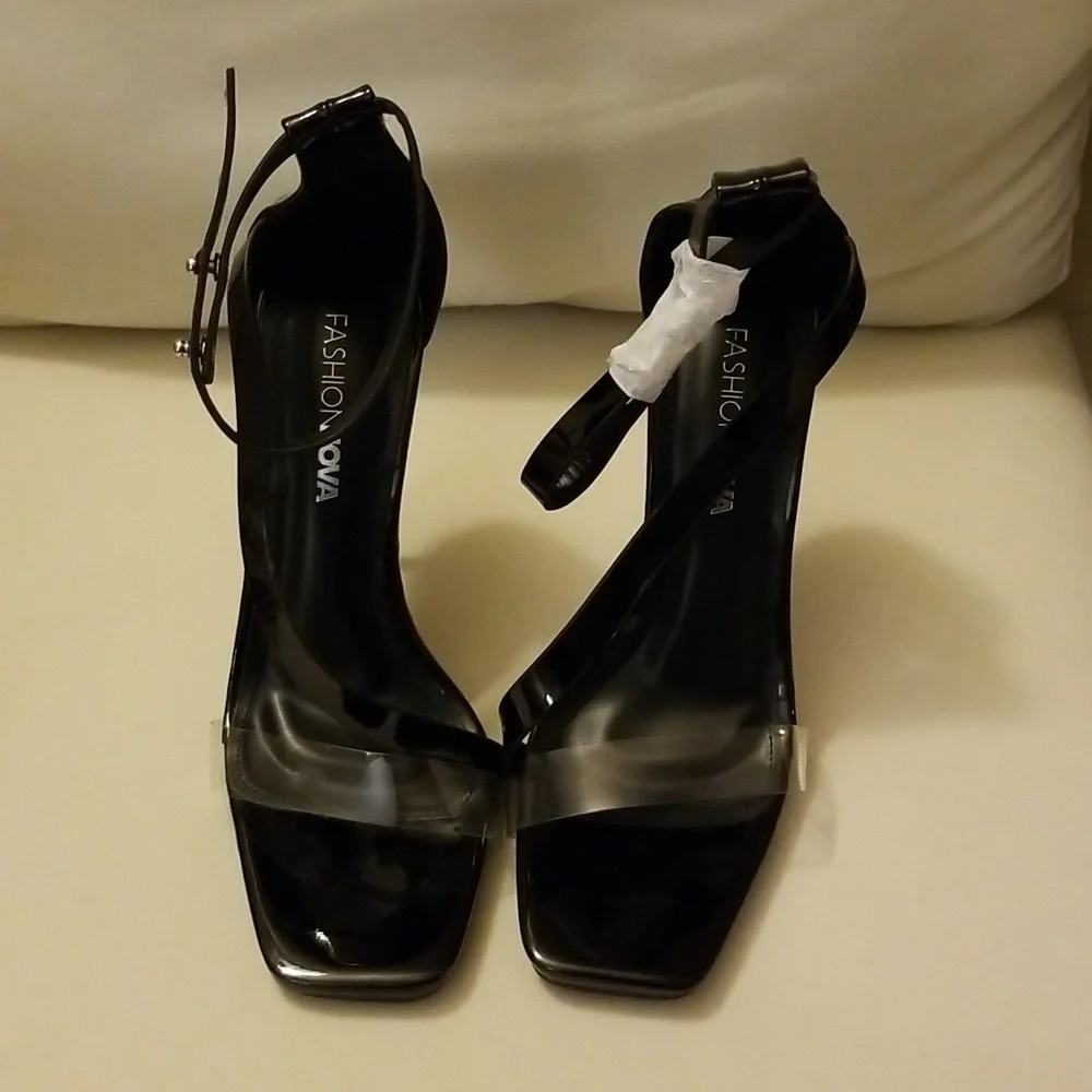 Fashion Nova Heels - Picture 2 of 5